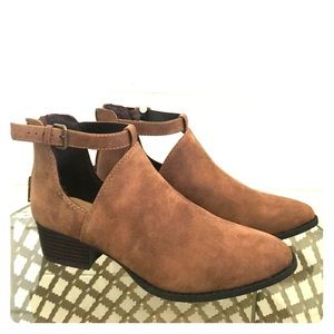 Lauren Conrad Brown Booties
